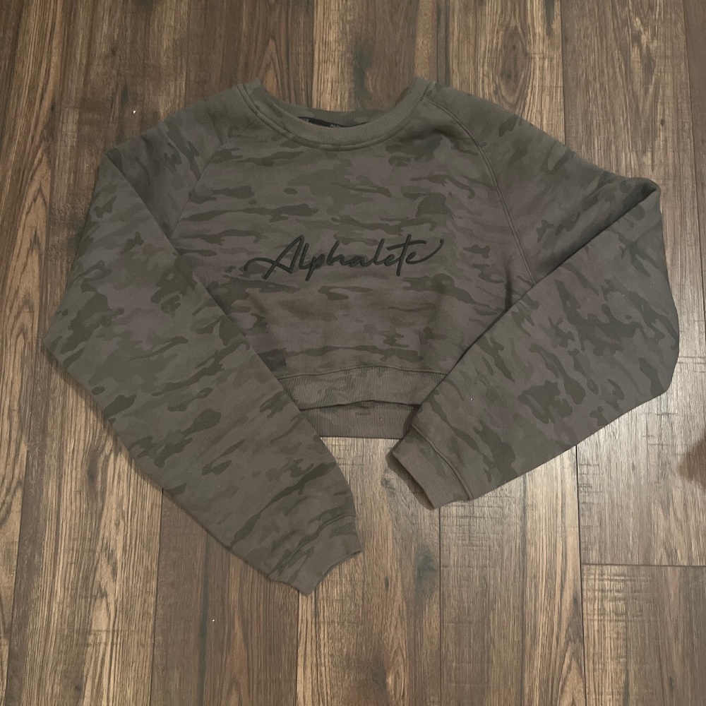 Alphalete Cropped Sweatshirt